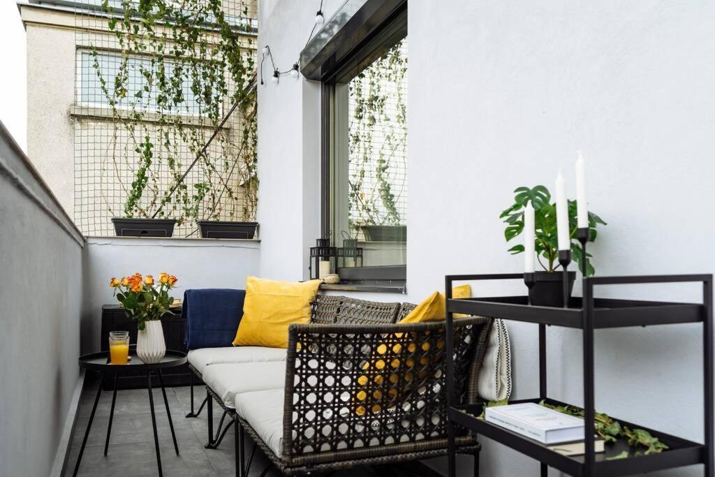Amazing City View - Terrace+Netflix - City Center Bucarest Exterior foto